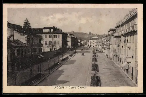 AK Acqui, Corso Cavour con veduta della città e colline sullo sfondo