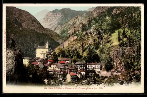 AK Cravagliana /Valsesia, Ferrera, Vista panoramica del villaggio circondato da montagne maestose
