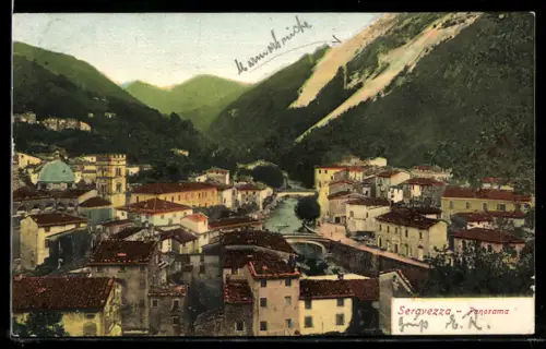 AK Seravezza, Panorama della città con fiume e montagne sullo sfondo