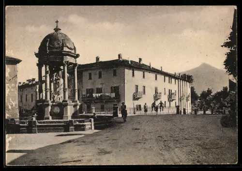 AK Beinette, Via 24 Maggio, Vista della fontana storica e del palazzo con sfondo montuoso