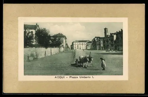 AK Acqui, Piazza Umberto I con carro trainato da buoi e persone sullo sfondo
