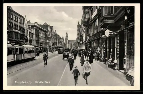 AK Magdeburg, Breite Weg-Strasse mit Geschäften, Kirche und Strassenbahn