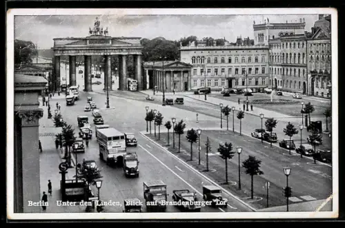 AK Berlin, Unter den Linden, Blick auf Brandenburger Tor