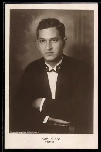 AK Pianist Karl Kunze im Porträt, Rückseitig Autograph