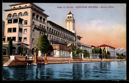 AK Gardone Riviera, Grand Hotel im Abendlicht