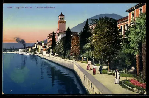 AK Gardone Riviera, Lago di Garda, Spaziergänger auf der Promenade, Dampfer