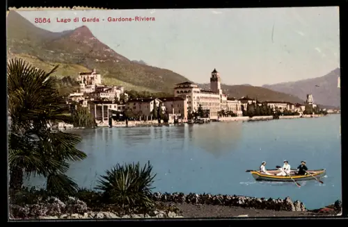 AK Gardone-Riviera /Lago di Garda, Ortsansicht mit See