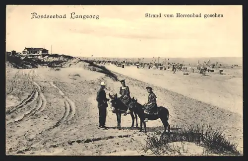 AK Langeoog, Strand mit zwei Frauen auf Eseln vom Herrenbad gesehen