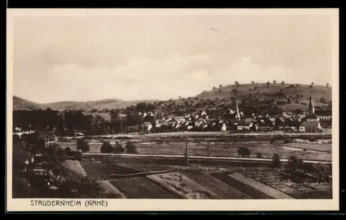 AK Staudernheim /Nahe, Ortsansicht mit Feldern und Hügeln