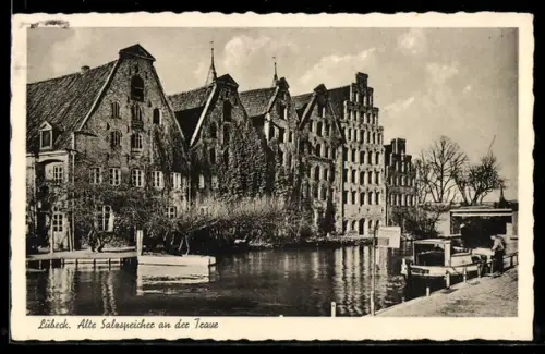 AK Lübeck, Alte Salzspeicher an der Trave