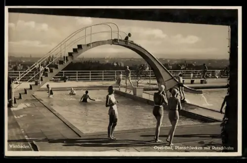 AK Wiesbaden, Opel-Bad, Plantschbecken mit Rutschbahn