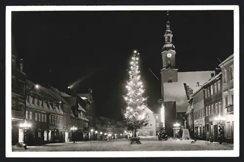AK Lunzenau, Weihnachtsbaum und Kirche am Markt bei Nacht