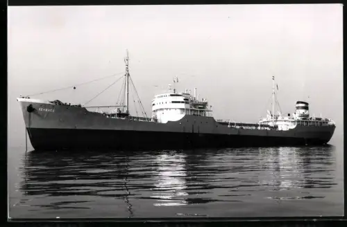 Fotografie Sowjetisches Tankschiff Leninsk in Ballast vor Anker liegend