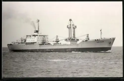 Fotografie Sowjetisches Frachtschiff Harry Pollitt hohe Fahrt laufend