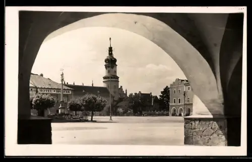 AK Neustadt /Met., Hotel und Kirche