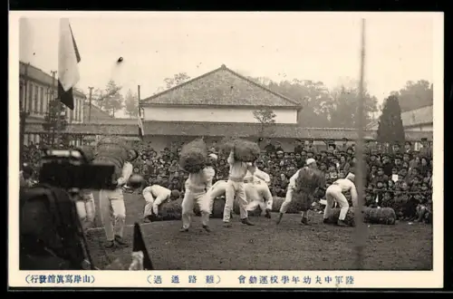 AK Japanische Soldaten bei einer Vorführung auf Kasernengelände