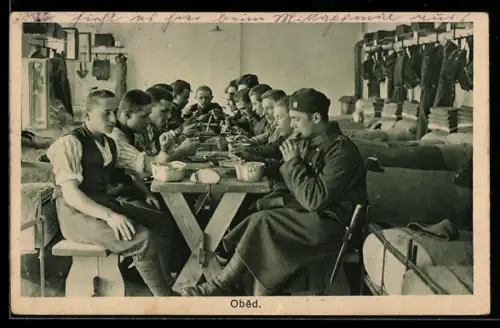 AK Tschechische Soldaten beim Mittagessen