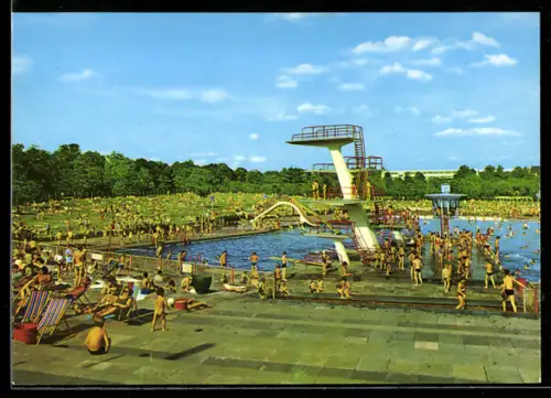 AK Berlin-Pankow, Badegäste im Freibad