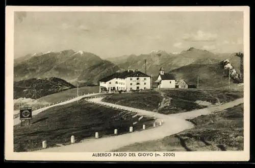 AK Passo del Giovo, Albergo e montagne sullo sfondo
