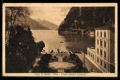 AK Riva /Lago di Garda, Piazza Giosuè Carducci mit Seeblick