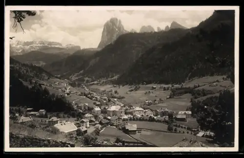 AK Ortisei, Gruppo delle Dolomiti visto dalla passeggiata
