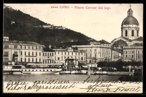 AK Como, Piazza Cavour dal lago con nave e montagne sullo sfondo