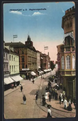 AK Frankfurt a. O., Regierungsstrasse mit Geschäften