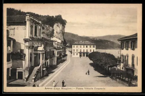 AK Arona /Lago Maggiore, Piazza Vittorio Emanuele