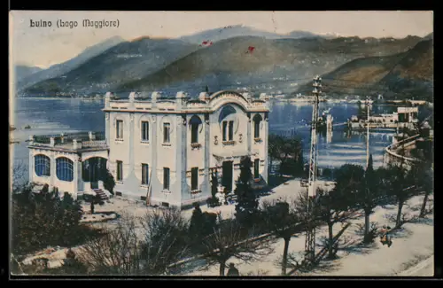 AK Luino /Lago Maggiore, Elegante edificio con vista sul lago e montagne sullo sfondo
