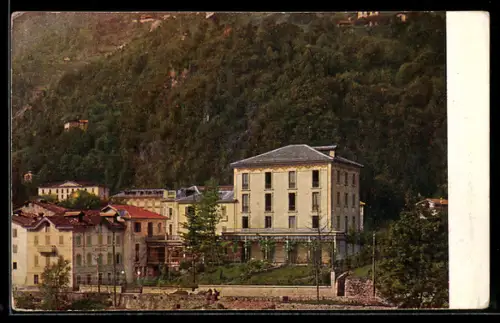 AK San Pellegrino Terme, Hôtel Palace Como con vista sulla collina verde