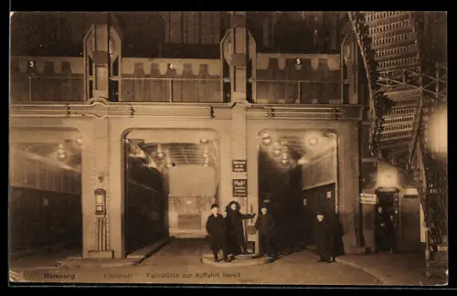 AK Hamburg-St. Pauli, Elbtunnel, Fahrstühle zur Auffahrt bereit