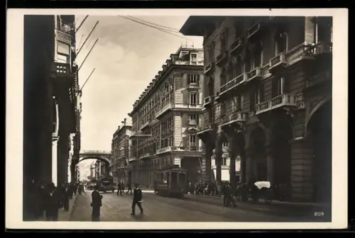 AK Genova, Strassenpartie mit Strassenbahn