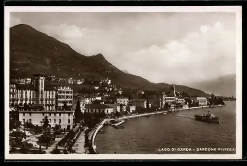 AK Gardone Riviera, Ortschaft am Gardasee, Dampfer