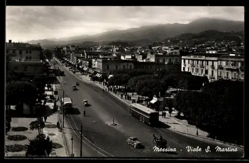 AK Messina, Viale S. Martino con tram e auto in una vista panoramica della città