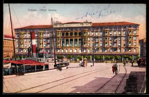 AK Trieste, Hôtel Savoia con tram e navi sul molo