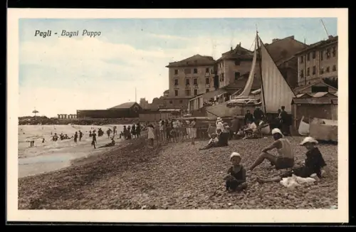 AK Pegli, Bagni Puppo e spiaggia affollata con bagnanti e barche a vela