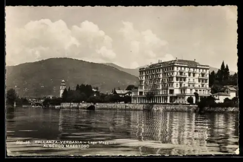 AK Pallanza-Verbania /Lago Maggiore, Albergo Maestoso e vista sul lago