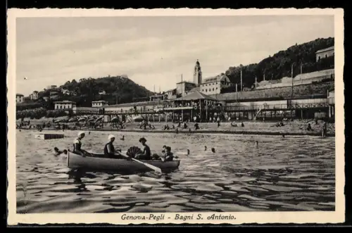 AK Genova-Pegli, Bagni S. Antonio con barche e bagnanti in primo piano