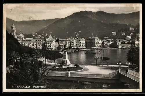 AK Rapallo, Panorama della città con vista sulla baia e montagne sullo sfondo