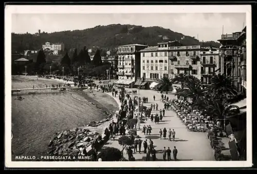 AK Rapallo, Passeggiata a mare con vista sul lungomare e colline sullo sfondo