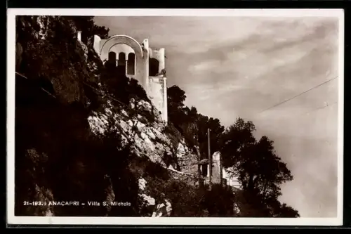 AK Anacapri, Villa S. Michele su una scogliera rocciosa
