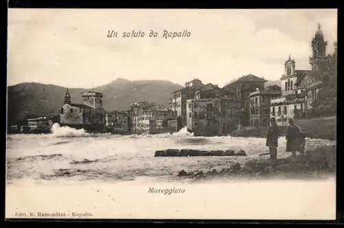 AK Rapallo, Mareggiata con vista panoramica della città costiera