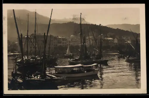 AK S. Margherita Ligure, Il Porto con barche a vela e case sullo sfondo