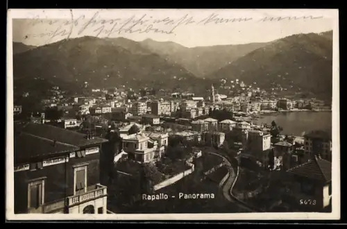AK Rapallo, Panorama della città con vista sul mare e montagne