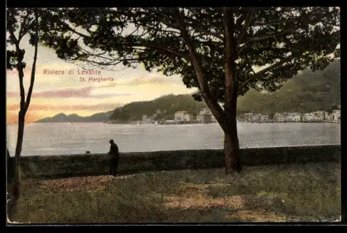 AK St. Margherita, Vista sulla Riviera di Levante al tramonto con figure umane e alberi