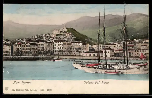 AK San Remo, Veduta dal porto con barche a vela sullo sfondo della città e delle colline