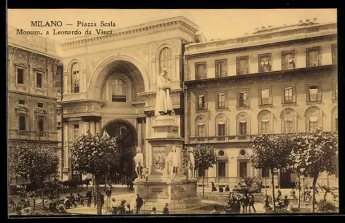 AK Milano, Piazza Scala, Monumento a Leonardo da Vinci