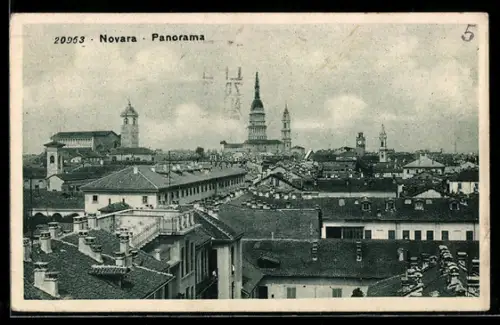 AK Novara, Panorama della città con vista sui tetti e la cupola di San Gaudenzio