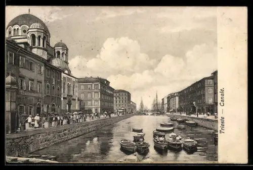 AK Trieste, Canale con barche e folla lungo la strada
