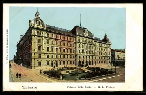 AK Trieste, Palazzo della Posta e giardino con fontana